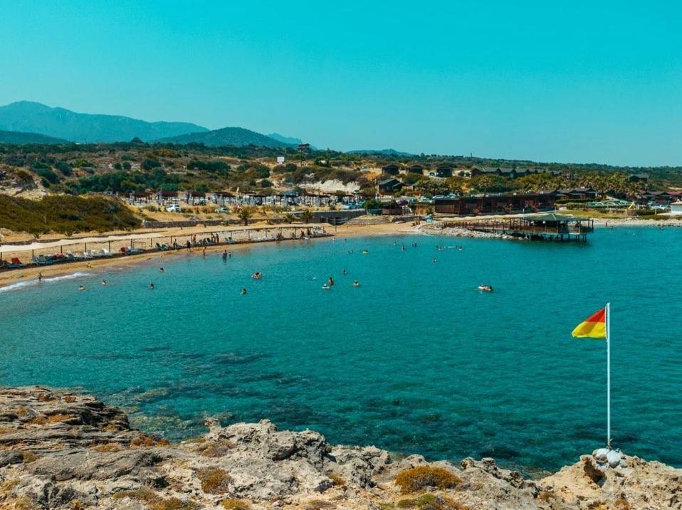 Zambak Holiday Village & Restaurant Superb Seafront Location ! Agios Georgios  Zewnętrze zdjęcie