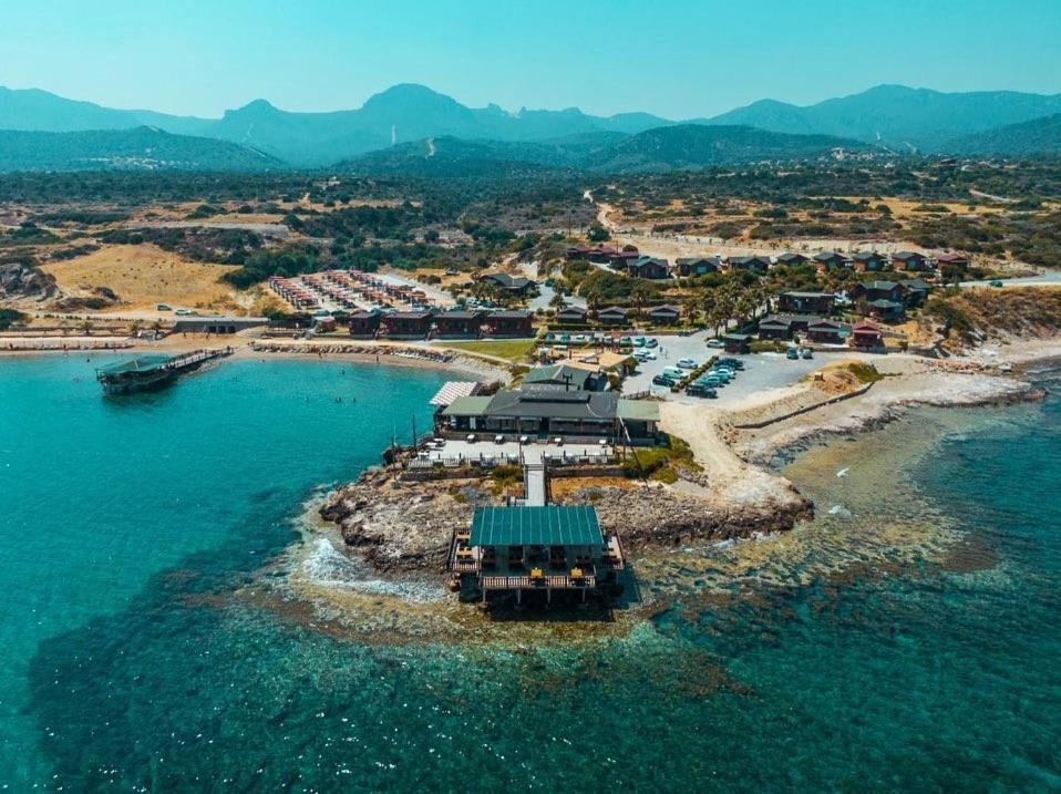 Zambak Holiday Village & Restaurant Superb Seafront Location ! Agios Georgios  Zewnętrze zdjęcie